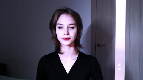 Luna online show from December 2024 05:01:02 PM