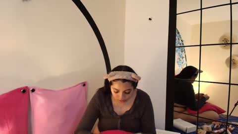 Luna online show from September 2025 04:07:01 PM