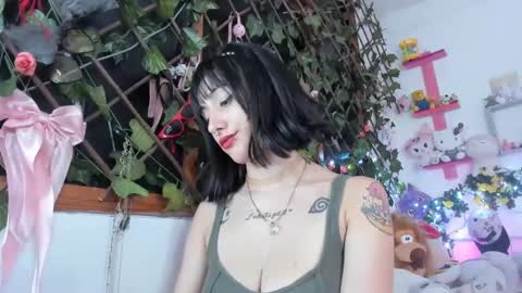 Snapshot of lunacristal_moon chatting on December 2024 09:40:02 AM lunacristal_moon online show from December 2024 09:40:02 AM