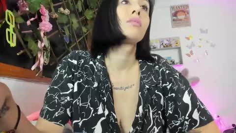 Snapshot of lunacristal_moon chatting on February 2025 11:02:02 AM lunacristal_moon online show from February 2025 11:02:02 AM