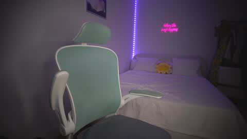 Snapshot of lunaink_ chatting on October 2025 06:02:02 AM Laura online show from October 2025 06:02:02 AM