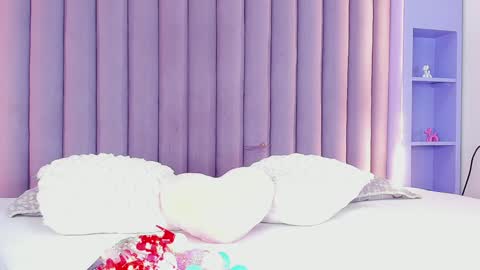 I M  L U N A  online show from February 2025 02:55:01 AM