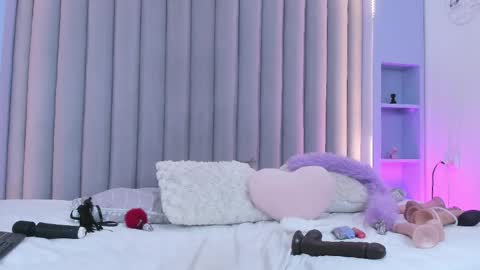 I M  L U N A  online show from March 2025 09:03:02 AM