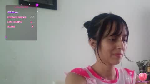 Snapshot of lunamoon_17 chatting on February 2025 09:20:02 PM LUNA online show from February 2025 09:20:02 PM