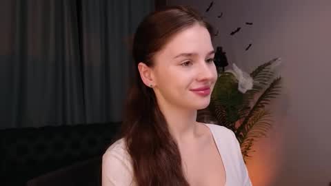 Snapshot of lunaolivia_ chatting on October 2025 12:42:02 PM lunaolivia_ online show from October 2025 12:42:02 PM