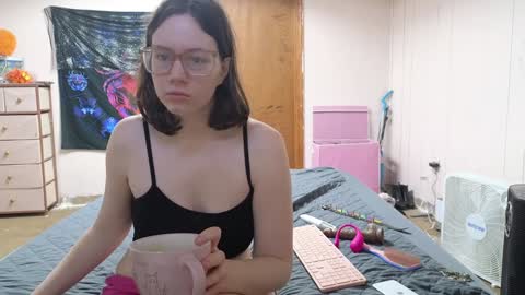 lunaquinn45 online show from December 2024 04:27:02 PM