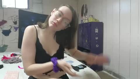 lunaquinn45 online show from March 2025 03:05:01 PM