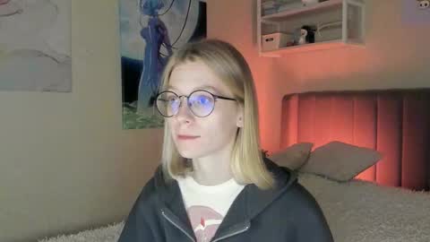 Sofia online show from October 2025 04:31:01 PM