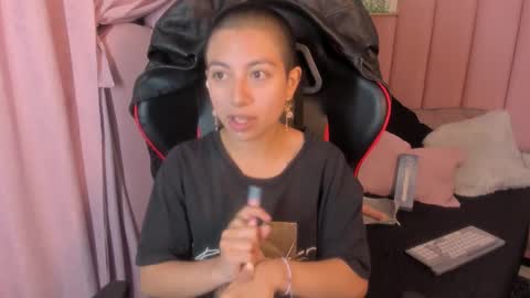 lunarichy online show from October 2025 12:03:02 PM