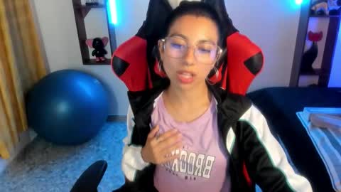 lunarichy online show from October 2025 09:47:02 PM