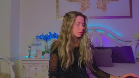 Luna Rishi online show from October 2025 11:46:02 AM