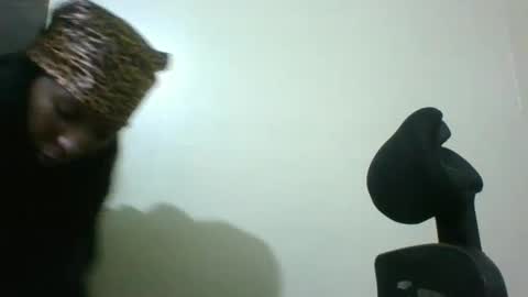 LunaShow1 online show from December 2025 06:15:01 PM