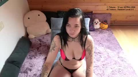 Luna  powered by bitch dust online show from October 2025 12:30:02 PM