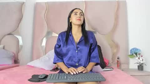 Snapshot of lunaxht chatting on October 2025 12:59:01 PM lunaxht online show from October 2025 12:59:01 PM