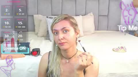 lunitadiva online show from October 2025 02:09:01 PM