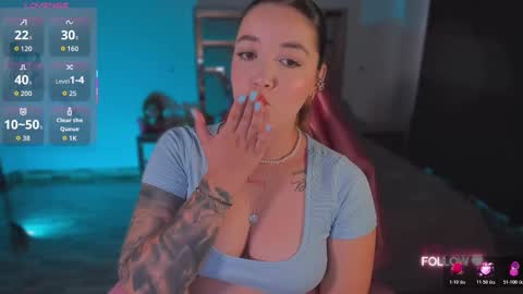 Snapshot of lunna_roosee chatting on November 2025 05:02:01 PM LUNA ROSE online show from November 2025 05:02:01 PM