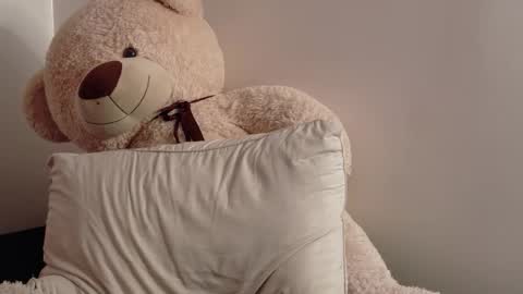 Snapshot of lunnaa1_ chatting on November 2025 04:23:02 AM Luna online show from November 2025 04:23:02 AM