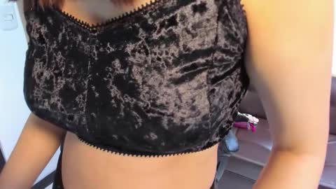 LunoxLili online show from October 2025 03:13:01 PM