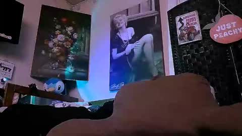 Snapshot of lusciouslibra82 chatting on November 2025 11:01:02 AM .Clarissa. Follow me on Instagram miss buns online show from November 2025 11:01:02 AM