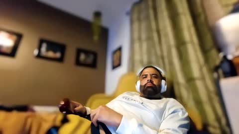 Snapshot of luv2cumc2c chatting on November 2025 02:27:02 PM luv2cumc2c online show from November 2025 02:27:02 PM