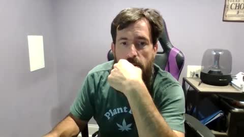 Snapshot of luv2likslit611455 chatting on October 2025 09:19:02 AM Luv2likslit online show from October 2025 09:19:02 AM