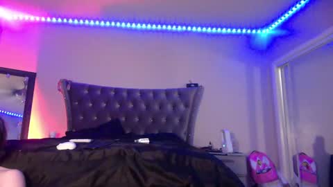 luvvlee online show from September 2025 11:55:02 AM