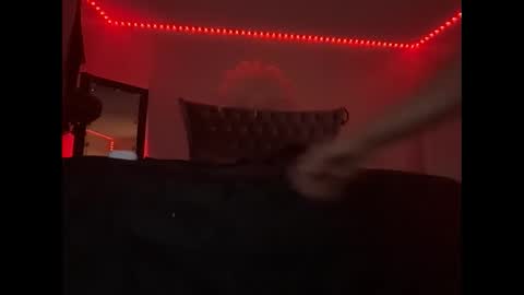 luvvlee online show from November 2025 03:35:01 PM