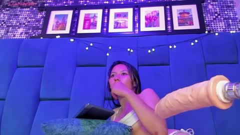 lux_bitchx online show from September 2025 03:50:02 PM