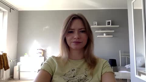 Snapshot of lux_millie chatting on September 2025 08:07:01 AM Millie online show from September 2025 08:07:01 AM