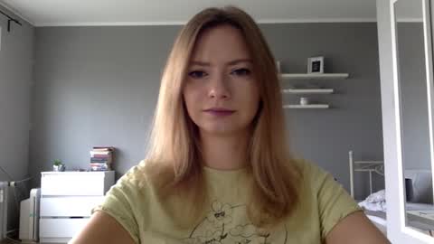 Snapshot of lux_millie chatting on September 2025 03:27:02 PM Millie online show from September 2025 03:27:02 PM