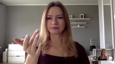 Snapshot of lux_millie chatting on September 2025 01:49:02 PM Millie online show from September 2025 01:49:02 PM