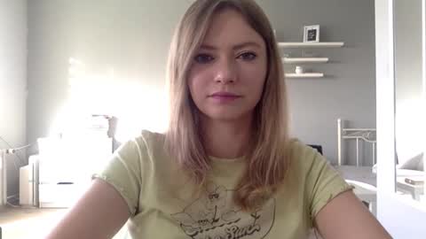 Snapshot of lux_millie chatting on October 2025 07:19:02 AM Millie online show from October 2025 07:19:02 AM