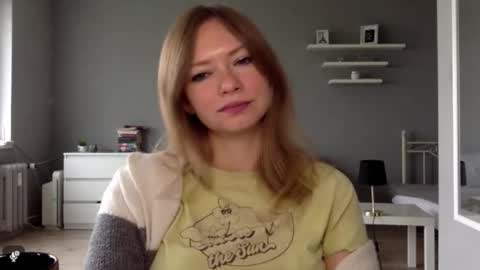 Snapshot of lux_millie chatting on October 2025 08:29:02 AM Millie online show from October 2025 08:29:02 AM