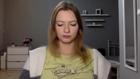 Snapshot of lux_millie chatting on October 2025 03:47:02 PM Millie online show from October 2025 03:47:02 PM