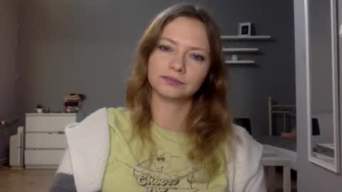 Snapshot of lux_millie chatting on November 2025 10:12:01 PM Millie online show from November 2025 10:12:01 PM