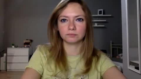 Snapshot of lux_millie chatting on November 2025 11:27:02 PM Millie online show from November 2025 11:27:02 PM