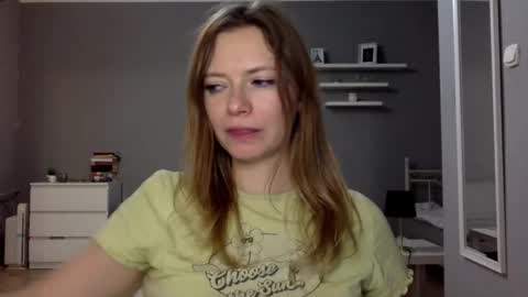 Snapshot of lux_millie chatting on November 2025 10:43:02 PM Millie online show from November 2025 10:43:02 PM