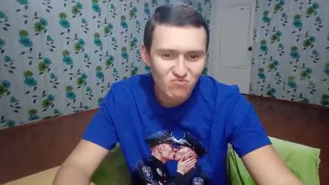 Snapshot of luxeboy_ chatting on October 2025 05:44:02 PM Mike online show from October 2025 05:44:02 PM