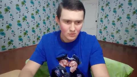 Snapshot of luxeboy_ chatting on November 2025 12:05:02 PM Mike online show from November 2025 12:05:02 PM