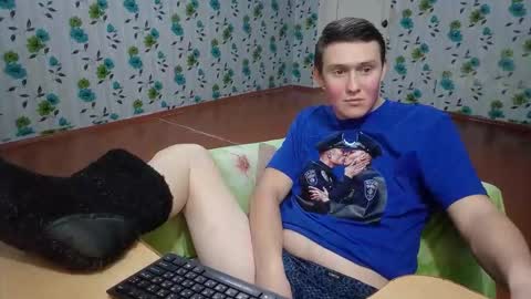 Snapshot of luxeboy_ chatting on November 2025 08:03:02 AM Mike online show from November 2025 08:03:02 AM