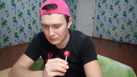 Snapshot of luxeboy_ chatting on November 2025 11:25:02 PM Mike online show from November 2025 11:25:02 PM