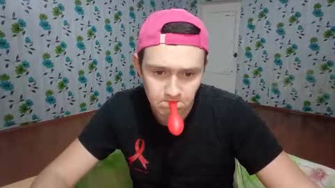 Snapshot of luxeboy_ chatting on November 2025 02:43:01 AM Mike online show from November 2025 02:43:01 AM