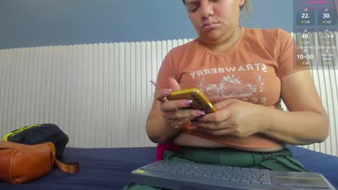 Snapshot of luxemilf chatting on October 2025 09:32:01 AM Luxe3 online show from October 2025 09:32:01 AM