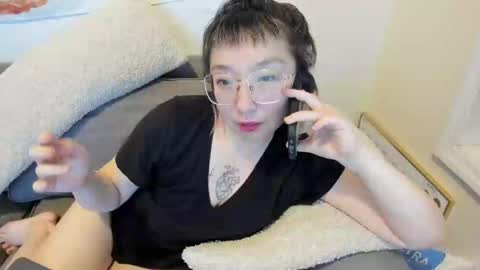 Snapshot of luxgray chatting on March 2025 04:12:02 AM LuxGray online show from March 2025 04:12:02 AM