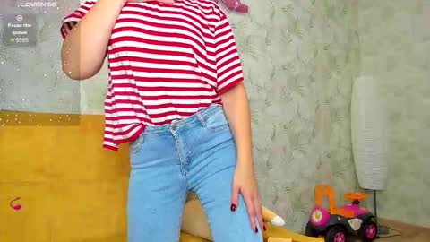 Snapshot of luxiehorny chatting on November 2025 02:12:02 PM Lucie online show from November 2025 02:12:02 PM