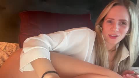 Lucylux1 online show from December 2024 10:56:02 PM
