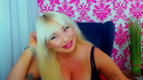 Luxuriaa online show from December 2024 03:22:01 PM
