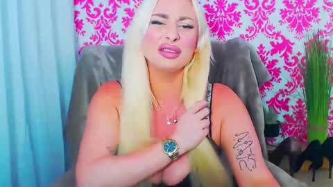 Luxuriaa online show from November 2025 08:31:01 PM