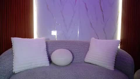 Snapshot of luxurycoupl chatting on October 2025 02:09:01 AM Lesly And Arnold online show from October 2025 02:09:01 AM