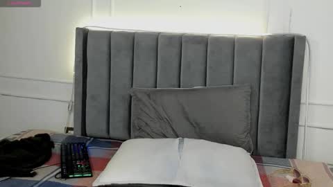 Snapshot of luxuryheaven chatting on October 2025 08:19:01 PM Tommy and Polly online show from October 2025 08:19:01 PM